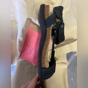 Taos Footwear Black Sandals